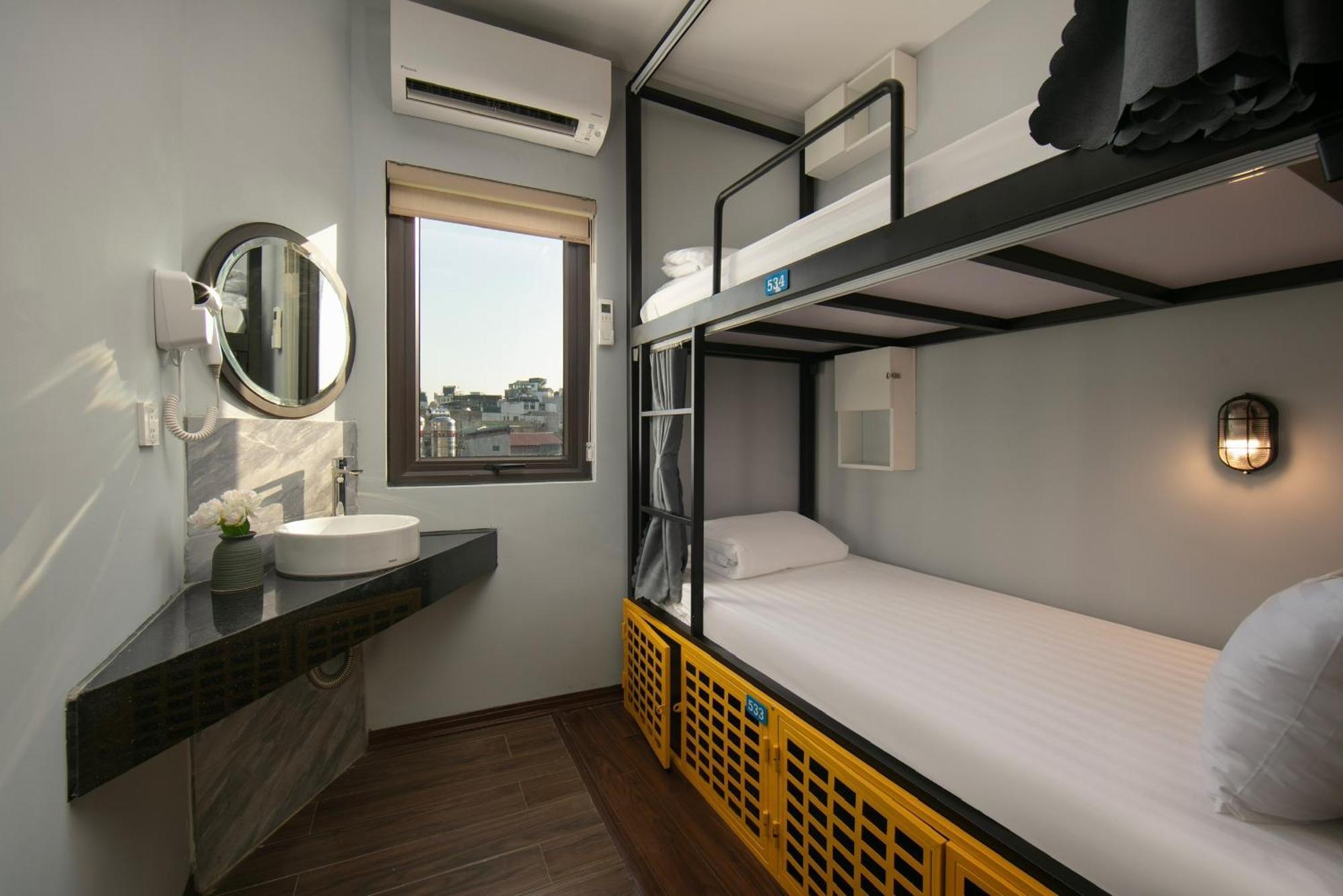 Lakeview Backpackers Hostel & Rooftop Bar Hanoi Dış mekan fotoğraf