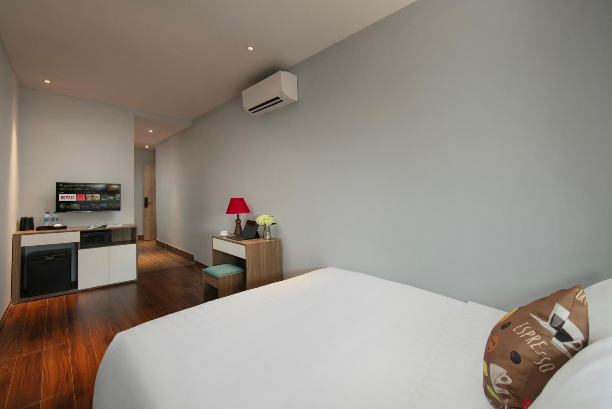 Lakeview Backpackers Hostel & Rooftop Bar Hanoi Dış mekan fotoğraf