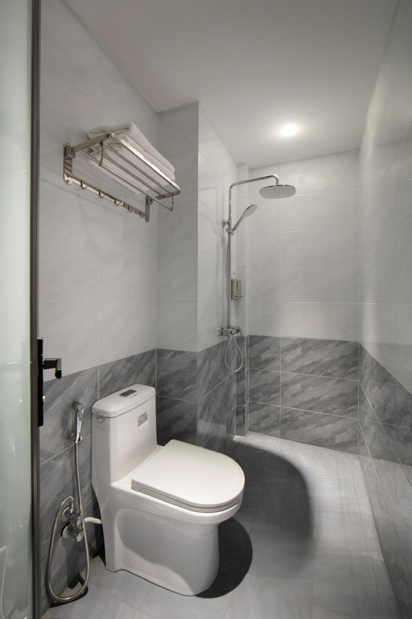 Lakeview Backpackers Hostel & Rooftop Bar Hanoi Dış mekan fotoğraf