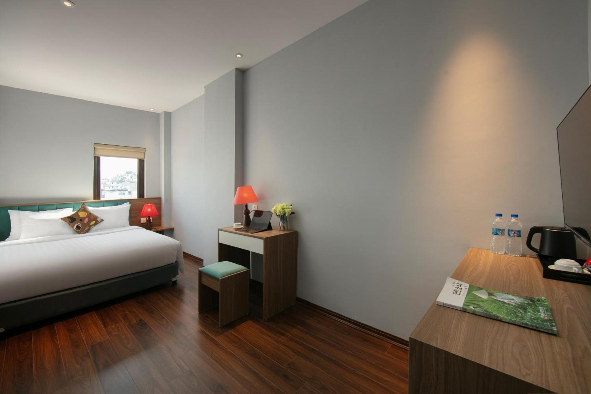Lakeview Backpackers Hostel & Rooftop Bar Hanoi Dış mekan fotoğraf