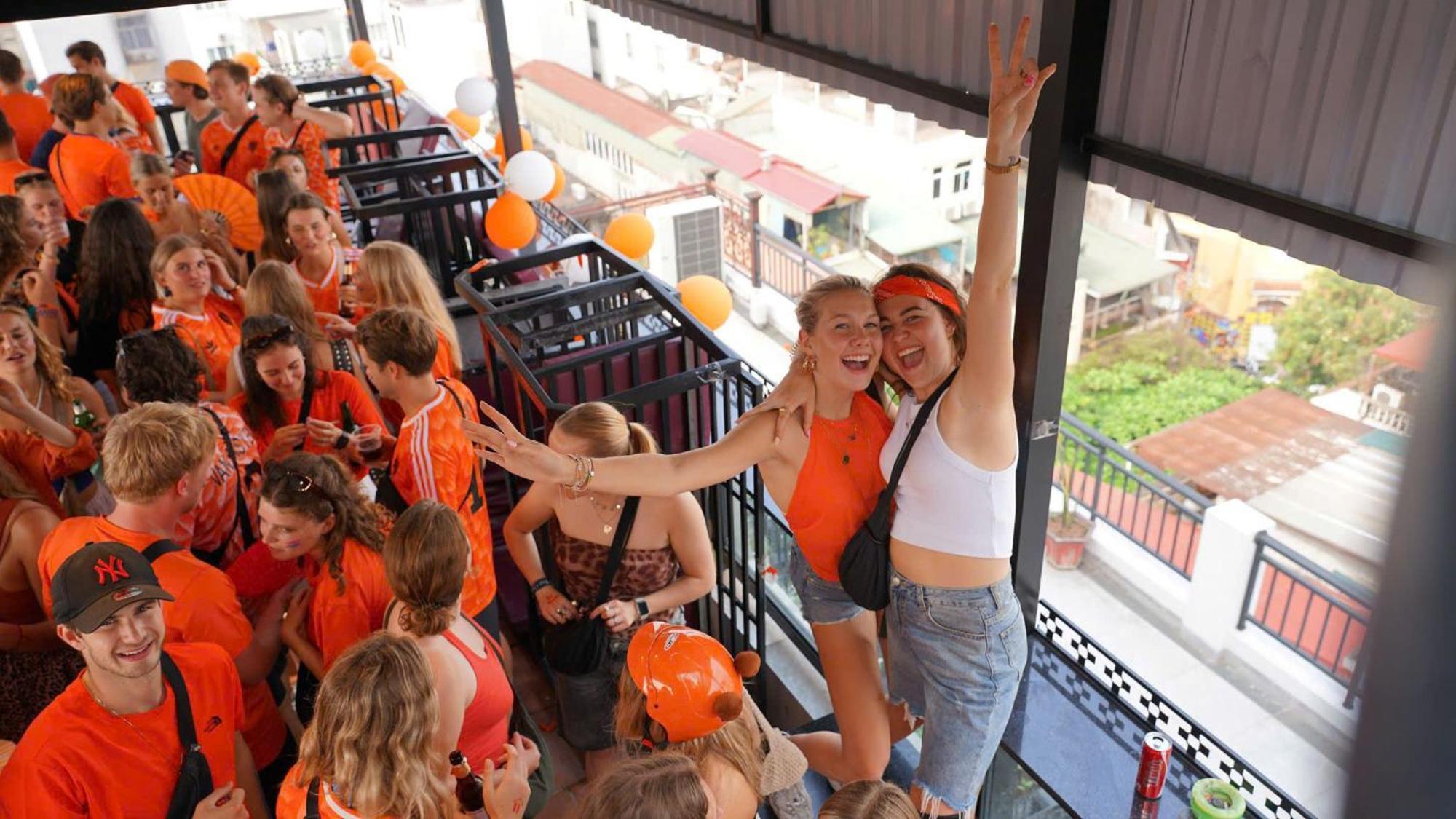 Lakeview Backpackers Hostel & Rooftop Bar Hanoi Dış mekan fotoğraf